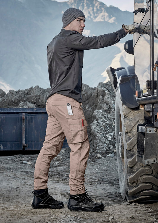 MEN STREETWORX CURVED CARGO PANT